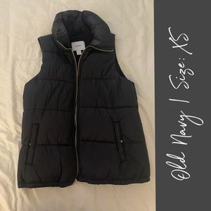 Black Old Navy Puffer Vest